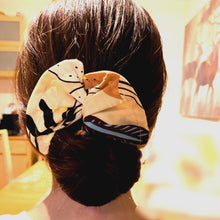 Load image into Gallery viewer, Twist Bun